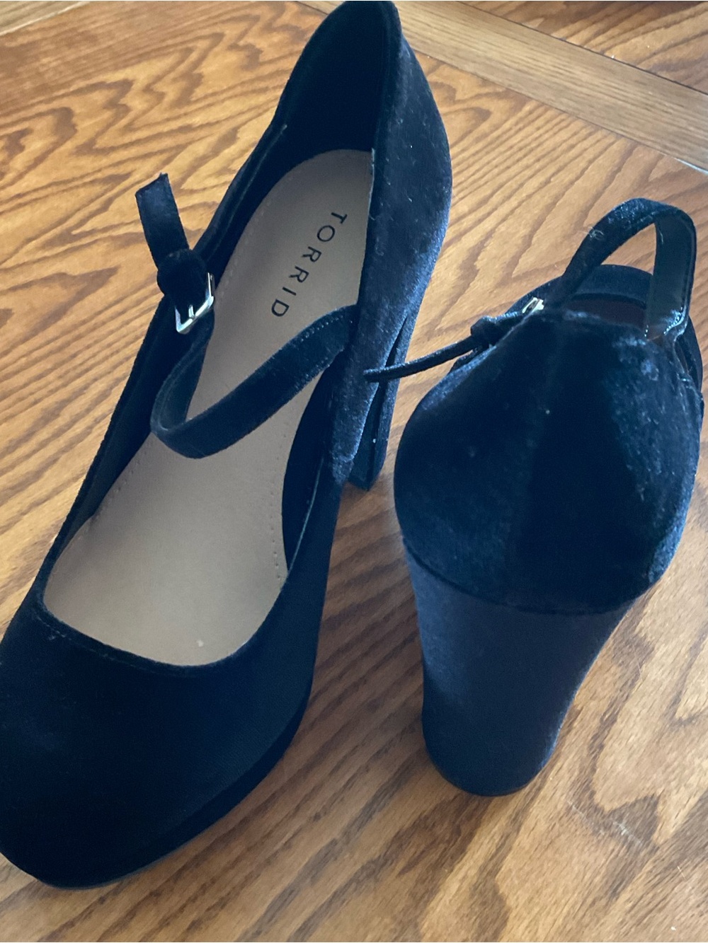 NWOT Torrid Black Faux Suede Mary Jane Style Platform Heel, Sz 8.5WW - Picture 4 of 8